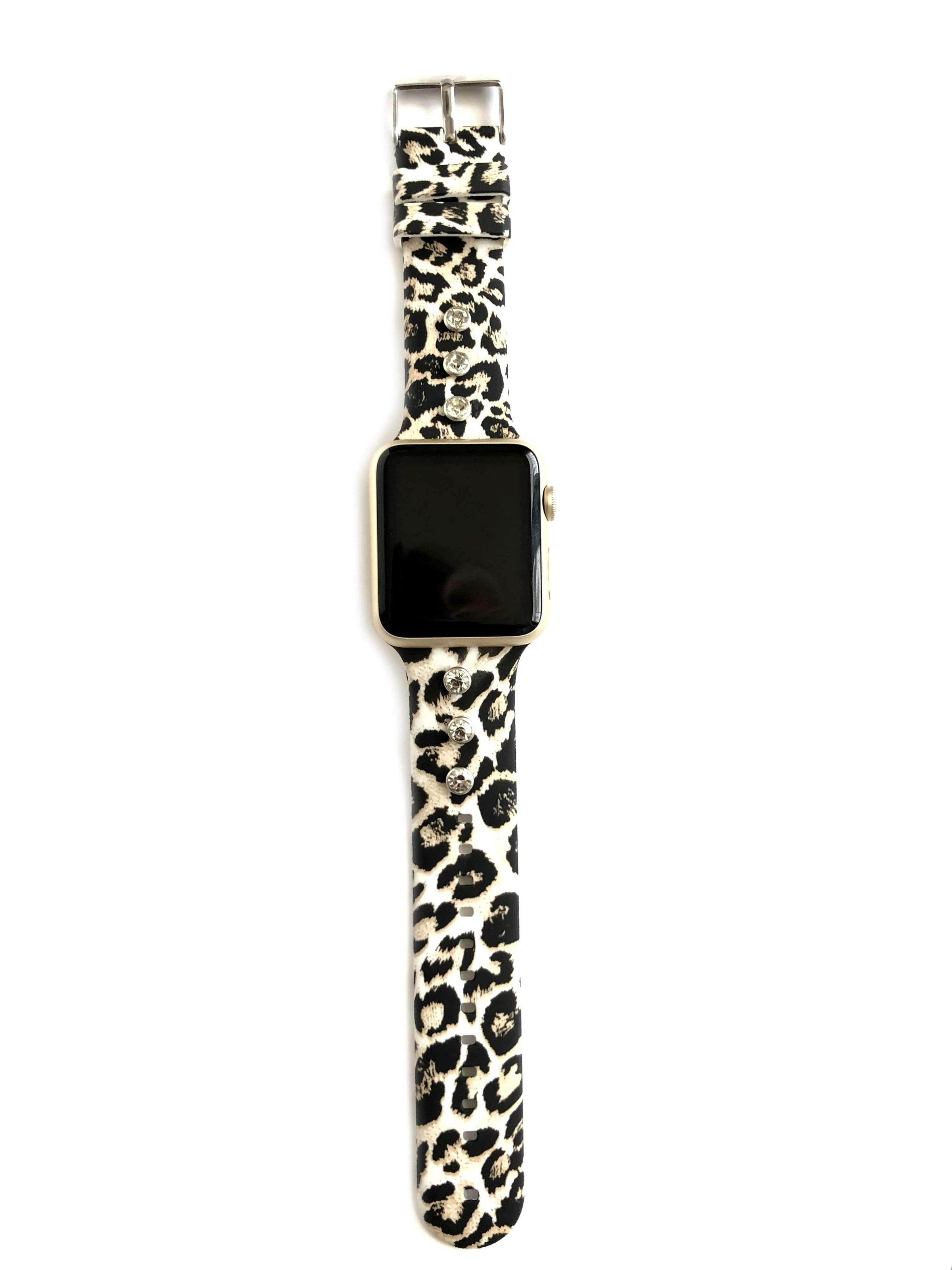 This gorgeous leopard print, silicone Apple Watch Band has a touch of bling that you have come to expect from a Copper Robin Watch . Three beautiful glass crystal studs adorn each side of the band. If bling is not your thing, you may also purchase the diva with out crystal studs. Fits watch sizes 38/40 and 42/44 in all series.  Fits wrist size 5.5''- 7.5"  leopard print may differ slightly from that pictured.