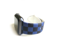 This sporty black and blue checkerboard silicone apple watch band is the must have band of the season! Looks great on men, women and children. Sizes: Small/Medium will fit wrist size 5”-7.5” Medium/Large will fit wrist sizes 6”-8.25”