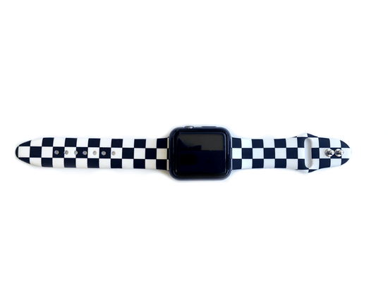 This sporty black and white checkerboard silicone apple watch band is the must have band of the season! Looks great on men, women and children. Sizes: Small/Medium will fit wrist size 5”-7.5” Medium/Large will fit wrist sizes 6”-8.25”