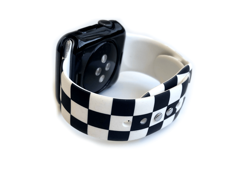 This sporty black and white checkerboard silicone apple watch band is the must have band of the season! Looks great on men, women and children. Sizes: Small/Medium will fit wrist size 5”-7.5” Medium/Large will fit wrist sizes 6”-8.25”