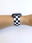 This sporty black and white checkerboard silicone apple watch band is the must have band of the season! Looks great on men, women and children. Sizes: Small/Medium will fit wrist size 5”-7.5” Medium/Large will fit wrist sizes 6”-8.25”