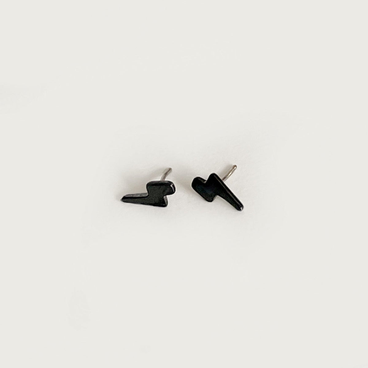 Dainty Lightening Pin Top (For Flat Back)