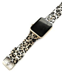 This gorgeous leopard print, silicone Apple Watch Band has a touch of bling that you have come to expect from a Copper Robin Watch . Three beautiful glass crystal studs adorn each side of the band. If bling is not your thing, you may also purchase the diva with out crystal studs. Fits watch sizes 38/40 and 42/44 in all series.  Fits wrist size 5.5''- 7.5"  leopard print may differ slightly from that pictured. 