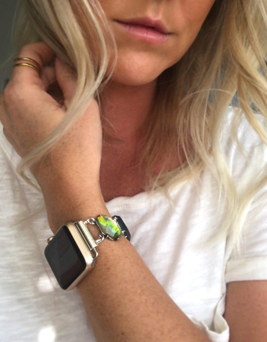 THE MERMAID This gorgeous ocean color inspired Apple Watch Band is available in sizes 38/40/42/44mm and compatible with all series of apple watches.  Size: Watch band is adjustable to fit most wrists between the sizes of 5”-7”.